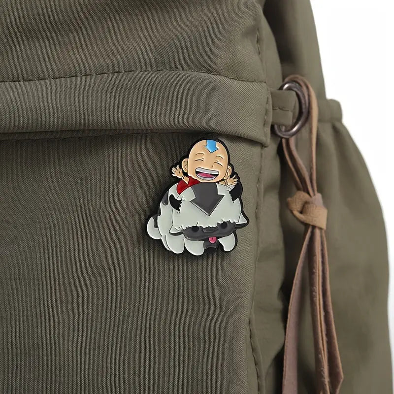 Avatar pin Appa en Aang op tas