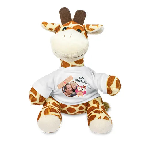 Knuffelgiraffe met bedrukt tshirt