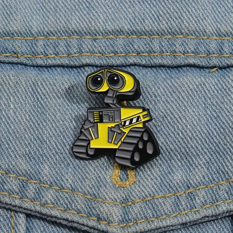 Wall-E pin op spijkerjas