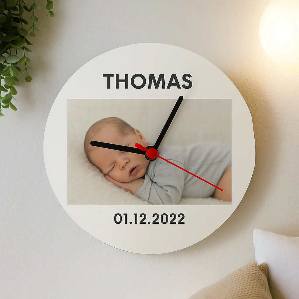 Wandklok rond met wijzers