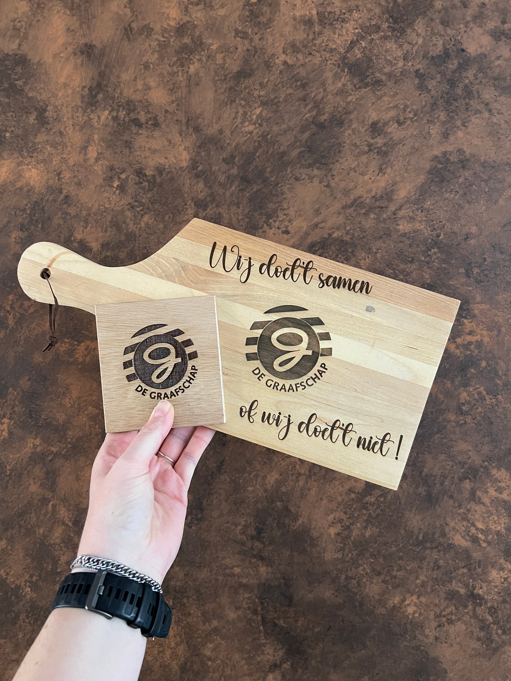 Gegraveerde borrelplank, een persoonlijk cadeau voor elke gelegenheid