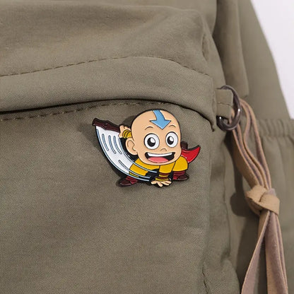 Avatar pin Aang op tas